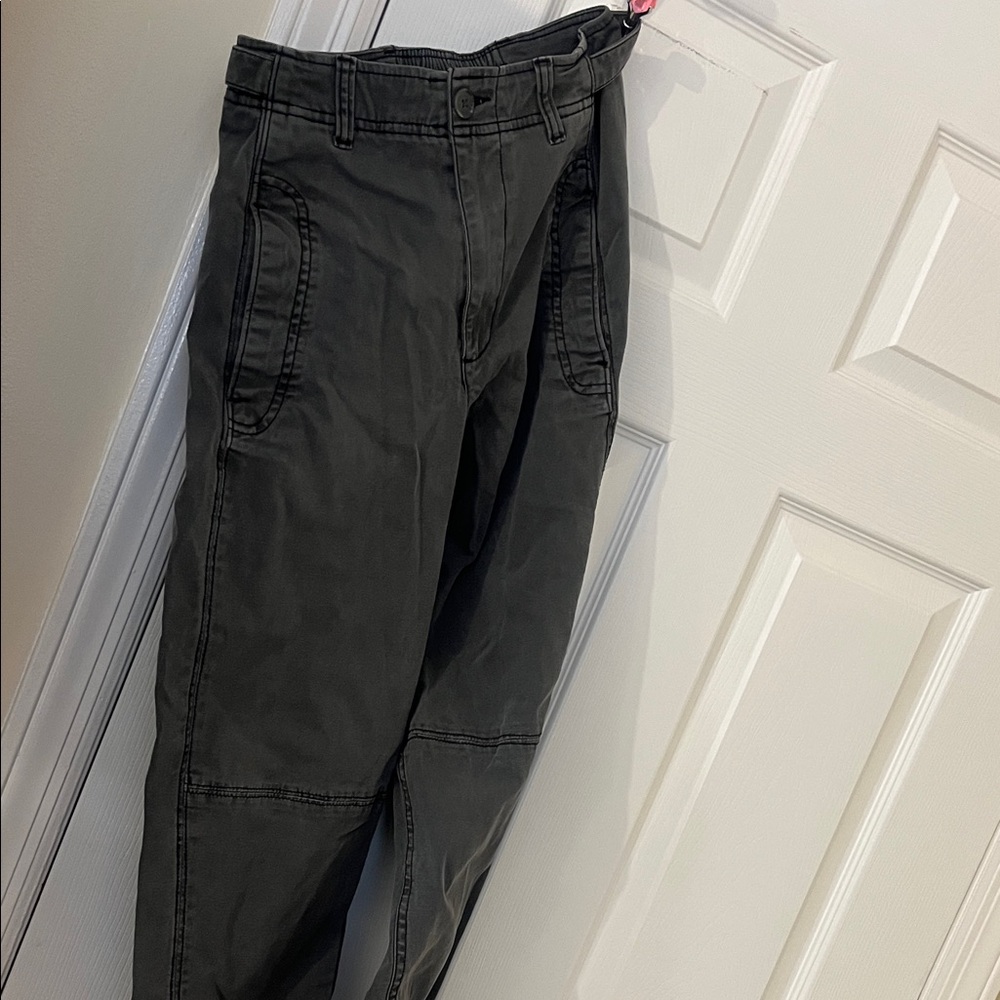 Stylish Gray Women's Cropped Pants